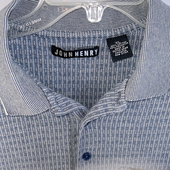 John Henry Gray and White Size XL Short Sleeve Shirt Front Pocket Gently Worn - Picture 2 of 5